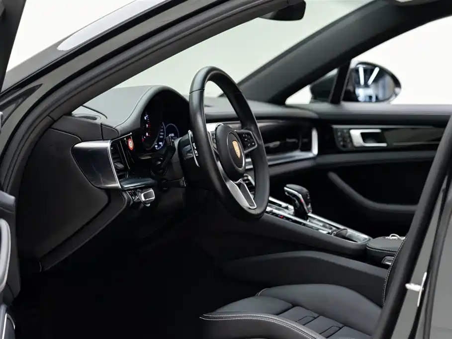 Porsche Panamera 2020 Panamera 10th Anniversary Edition 2.9T фото 10