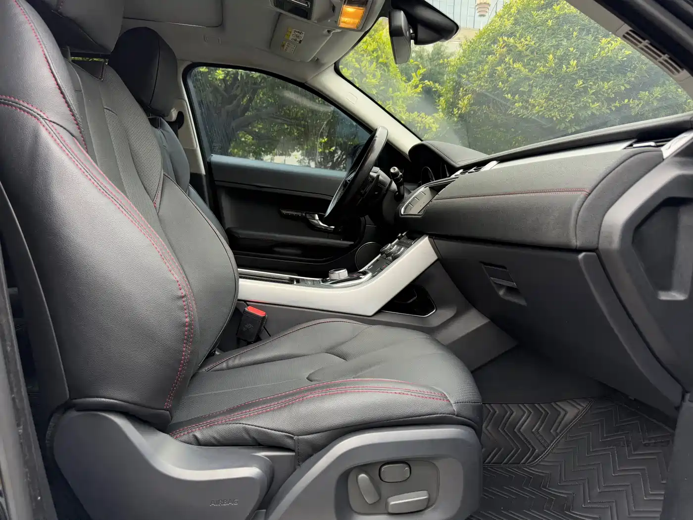 Land Rover Range Rover Evoque (Import) 2013 2.0T 5-door Premium Edition фото 11