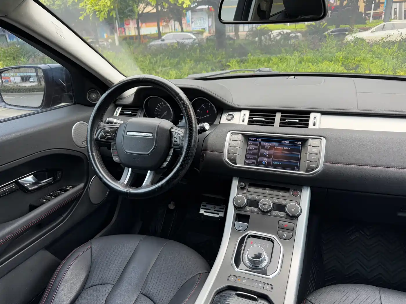 Land Rover Range Rover Evoque (Import) 2013 2.0T 5-door Premium Edition фото 16