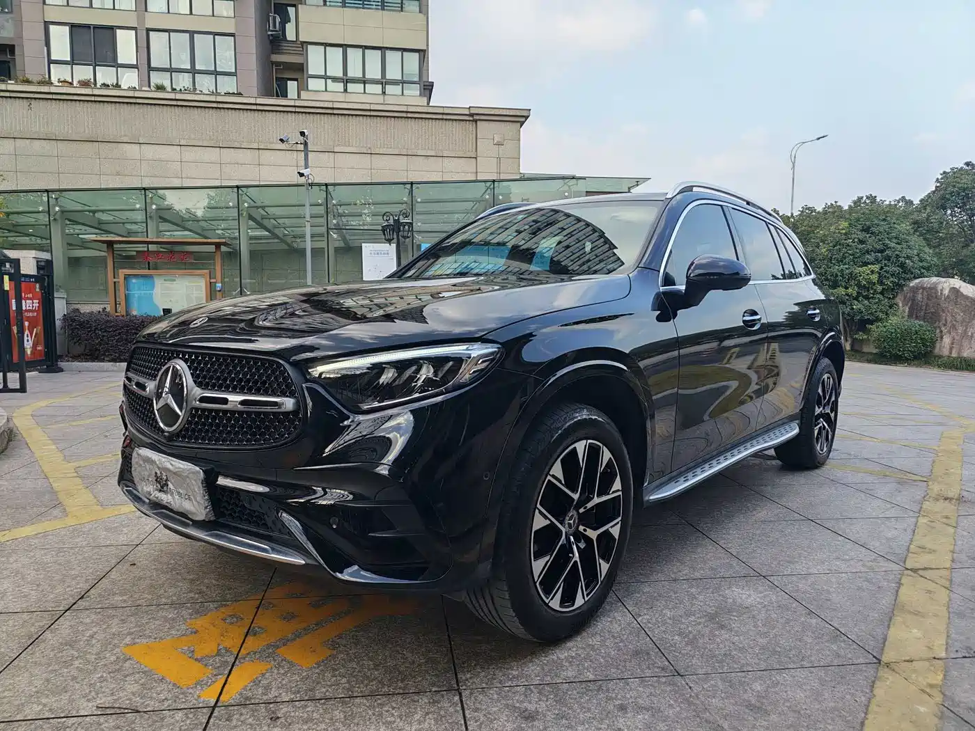 MERCEDES-BENZ GLC