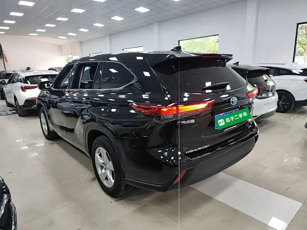 Photo 23 - Toyota Highlander