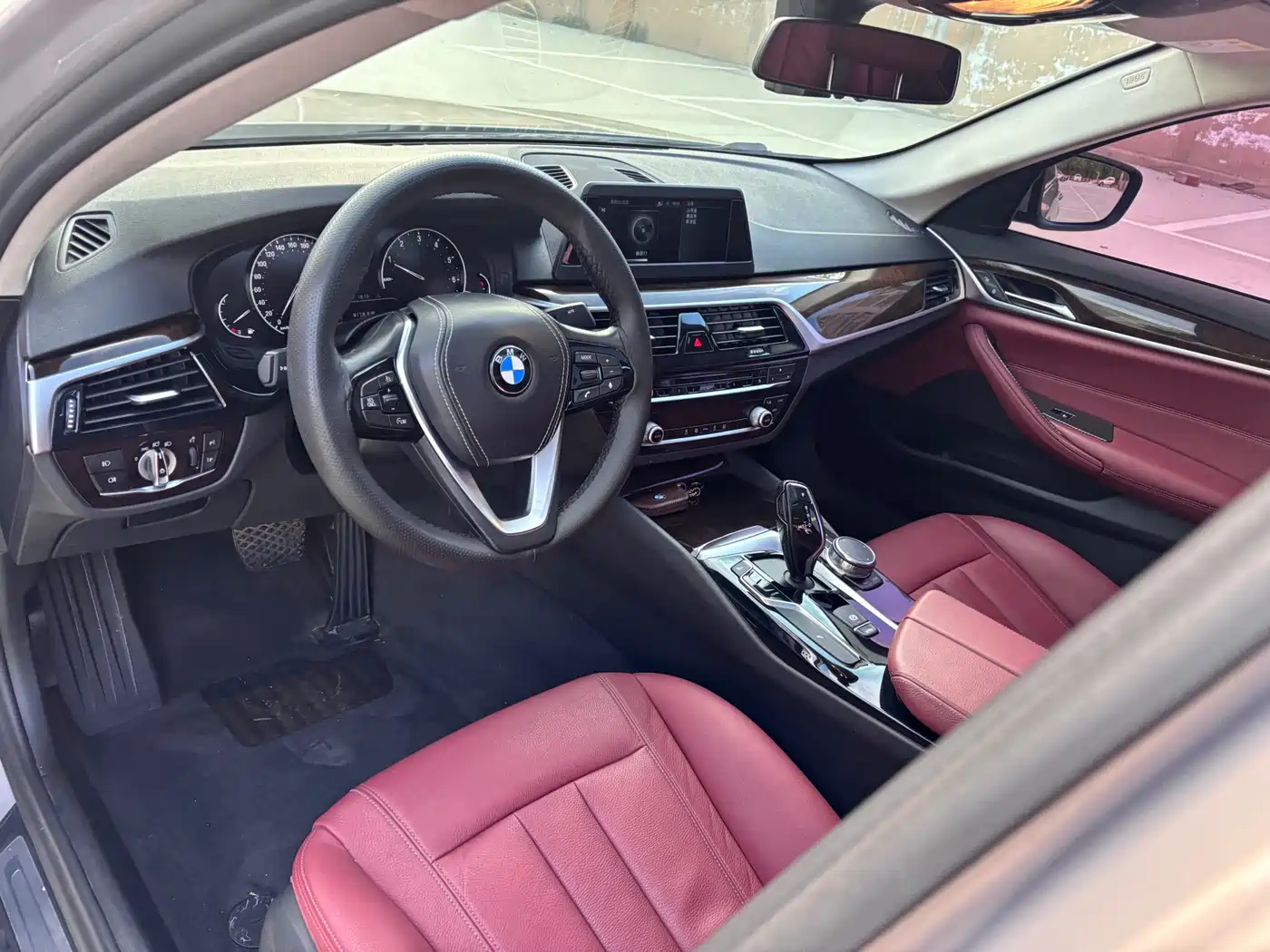 BMW 5 Series 2018 528Li Launch Special Edition фото 14