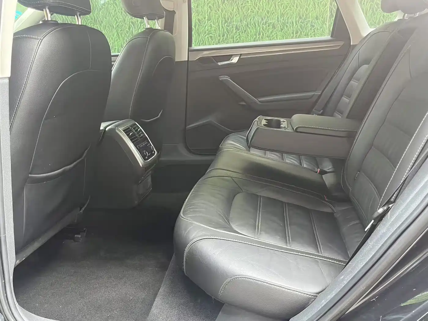 Photo 9 - Volkswagen Passat