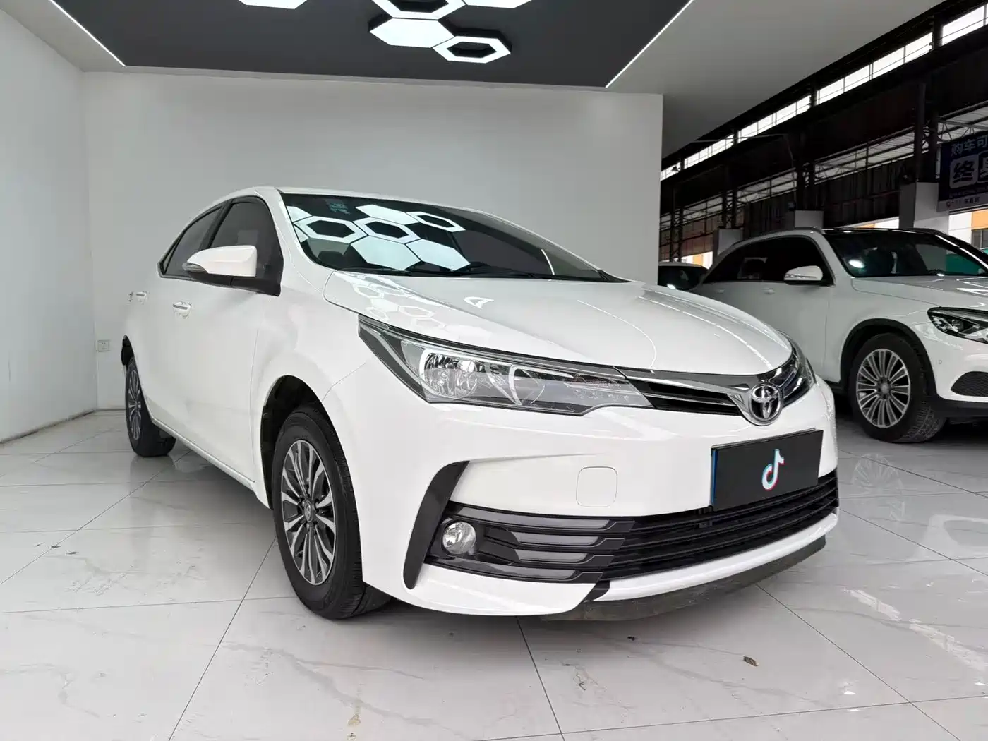Toyota Corolla 2018 1.2T S-CVT GL Smart Edition фото 3