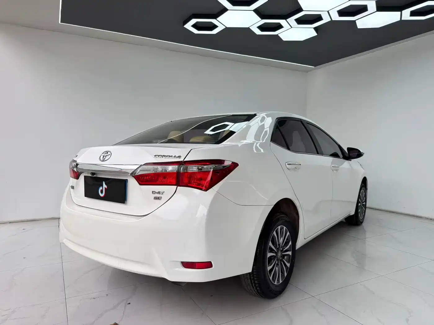 Toyota Corolla 2018 1.2T S-CVT GL Smart Edition фото 7