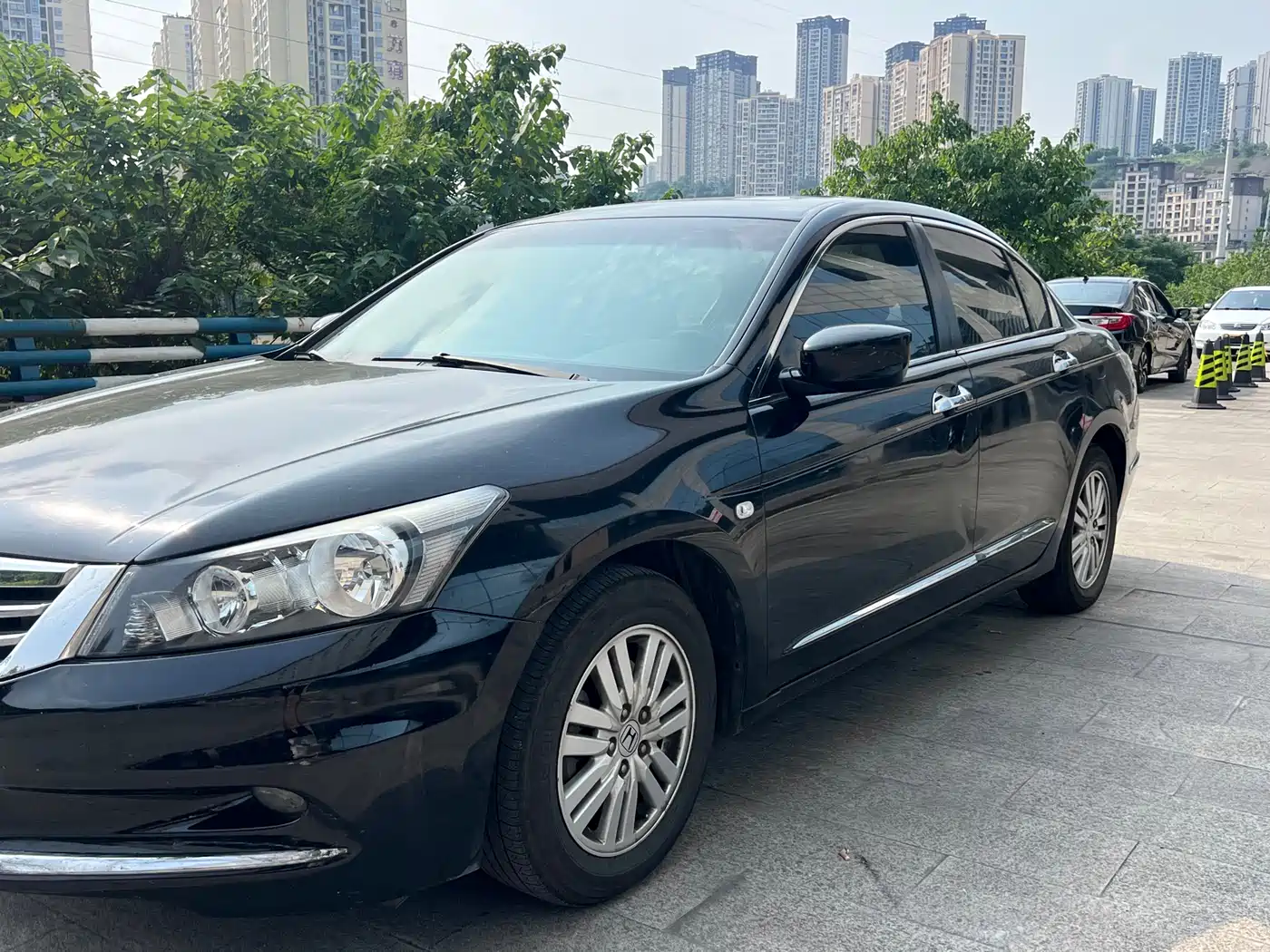 Фото 2 - Honda Accord