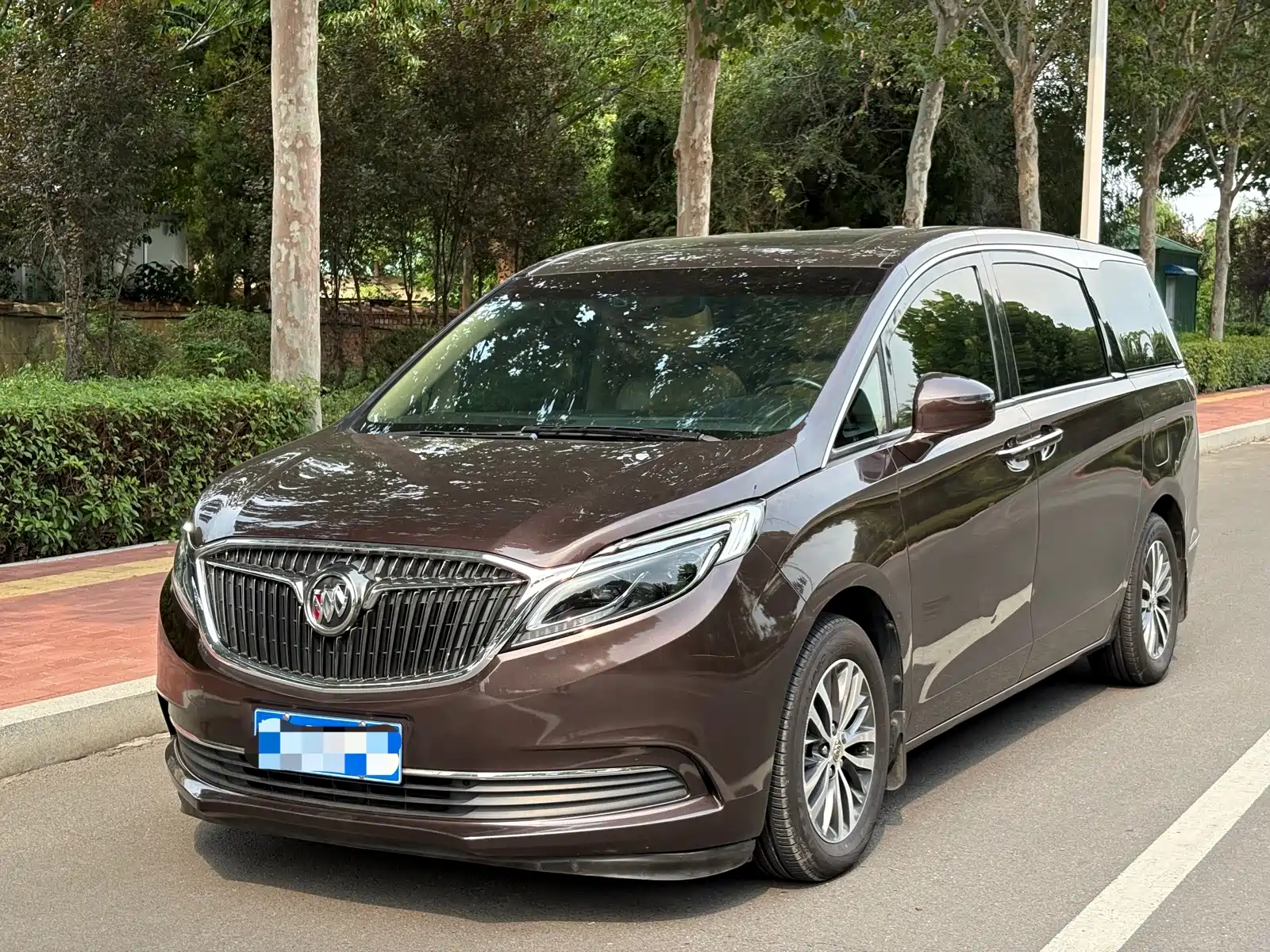 Фото 2 - Buick GL8