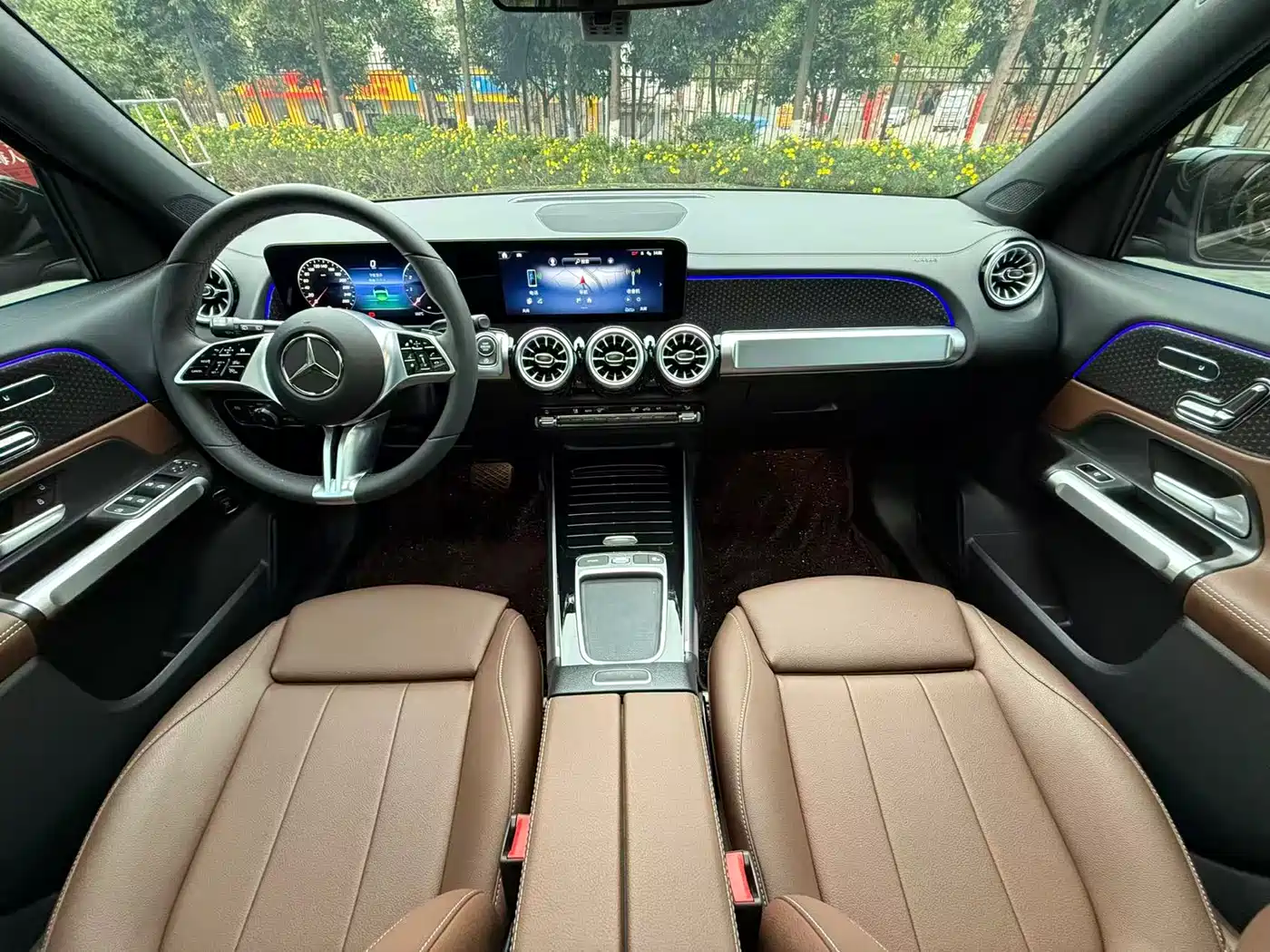 Mercedes-Benz GLB 2025 Model GLB 220 Fashion Style фото 27