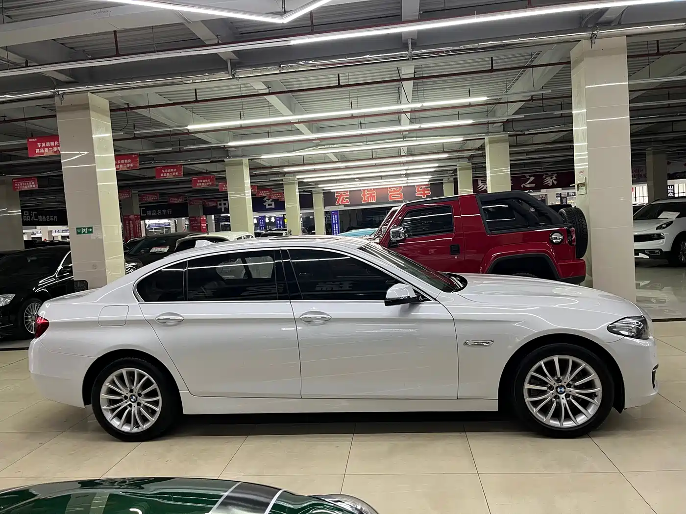 BMW 5 Series 2014 525Li Luxury Design Package фото 8
