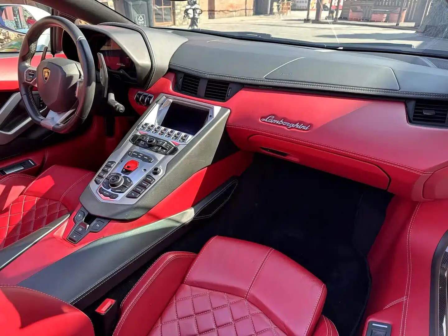 Фото 2 - Lamborghini Aventador