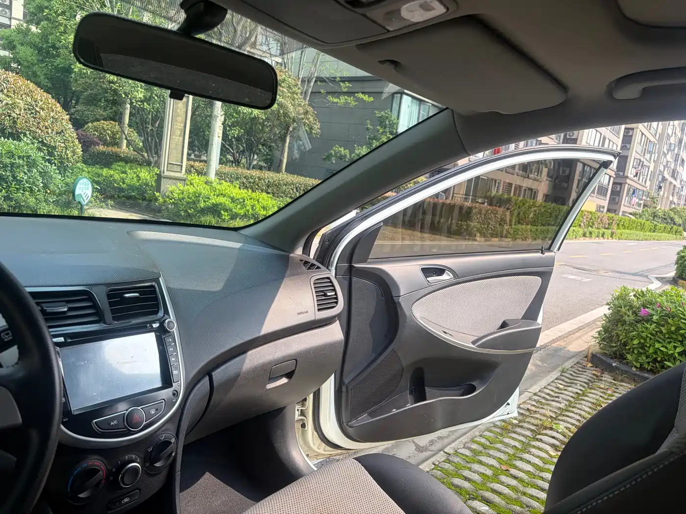Hyundai Reina 2015 2014 Model 1.4L Automatic GLX