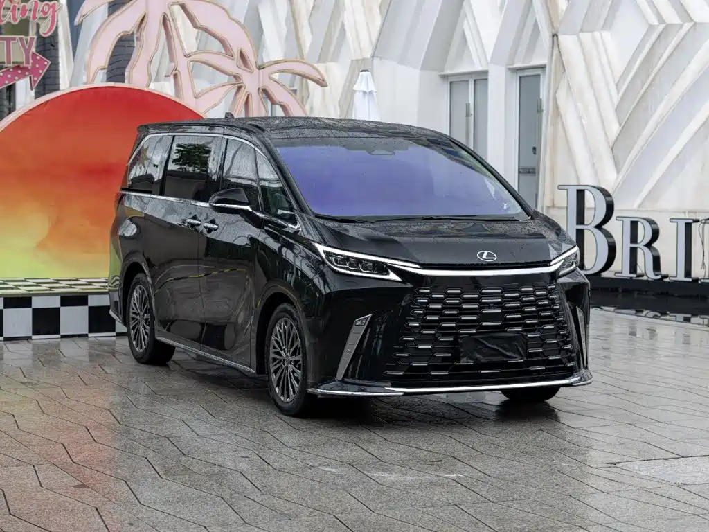 2026 Lexus LM
