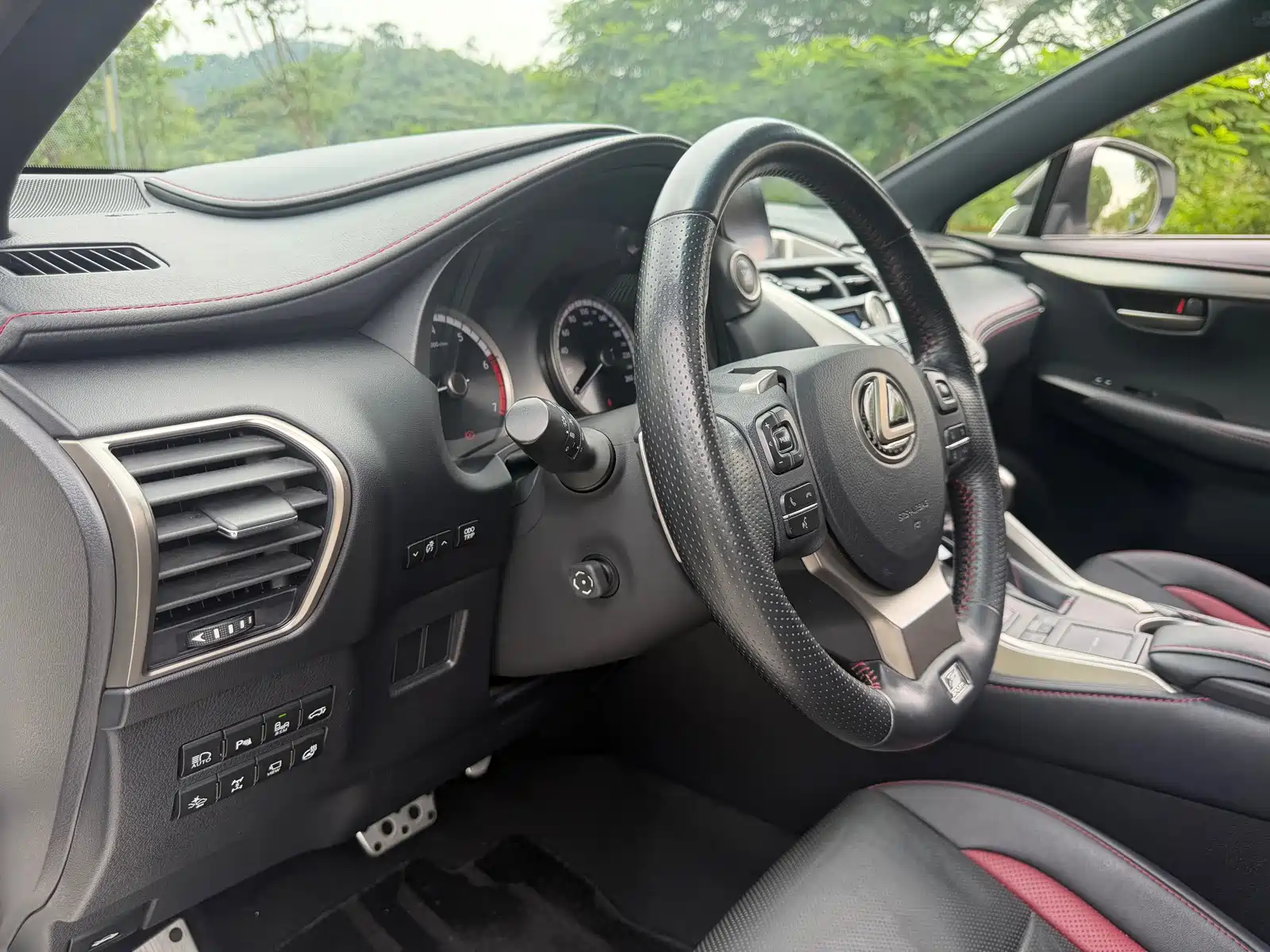 Фото 5 - Lexus NX