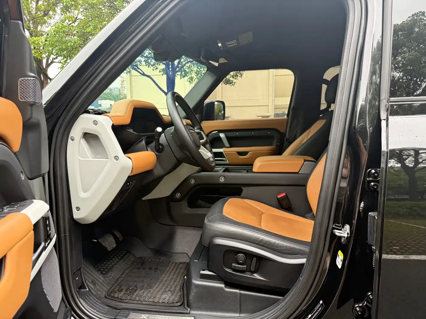 Фото 8 - Land Rover Defender