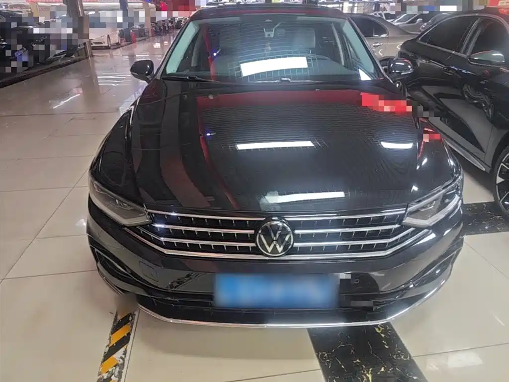 Volkswagen Magotan 2023 Model 2 Million Commemorative Edition 330TSI DSG Luxury фото 3