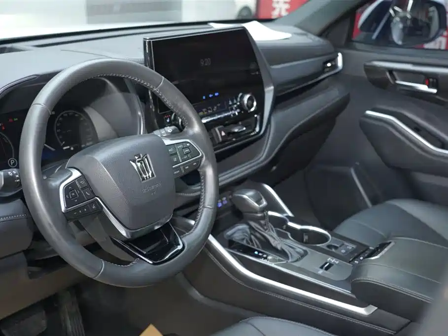 Toyota Crown Kluger 2022 2.5L HEV 4WD Premium Edition фото 14