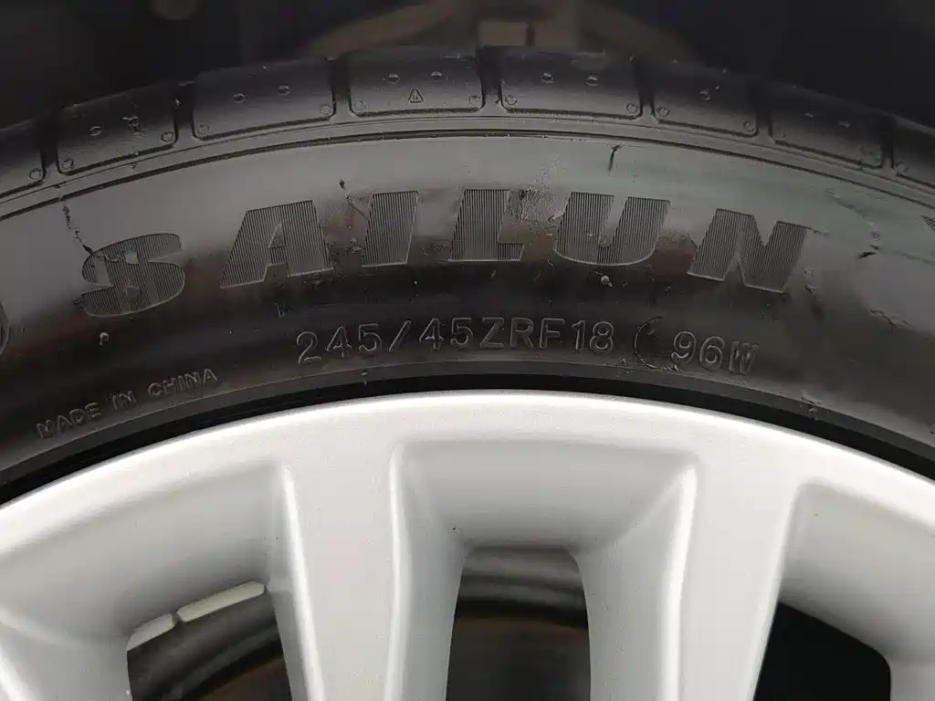 Фото 24 - BMW 5 Series