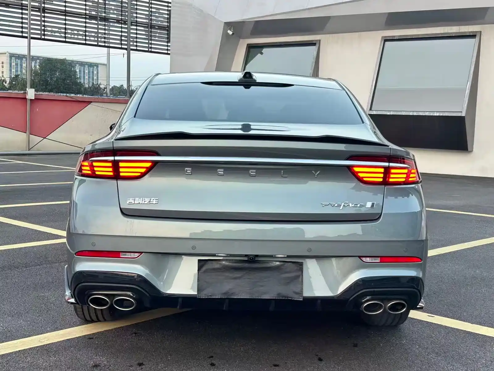 Фото 4 - Geely Preface