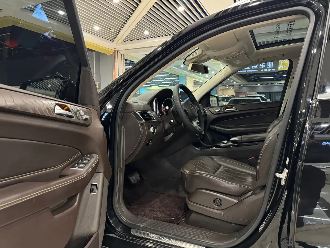Mercedes-Benz GLE 2017 GLE 320 4MATIC Luxury фото 4