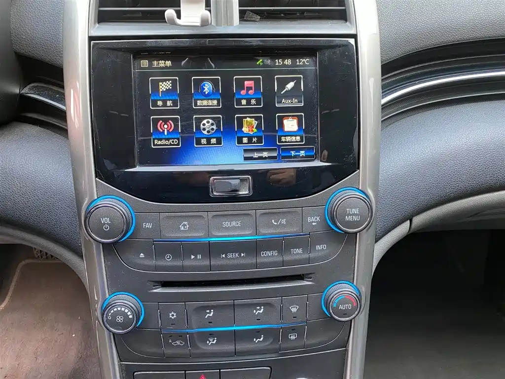 Chevrolet Malibu 2014 2.0L Automatic Luxury фото 8