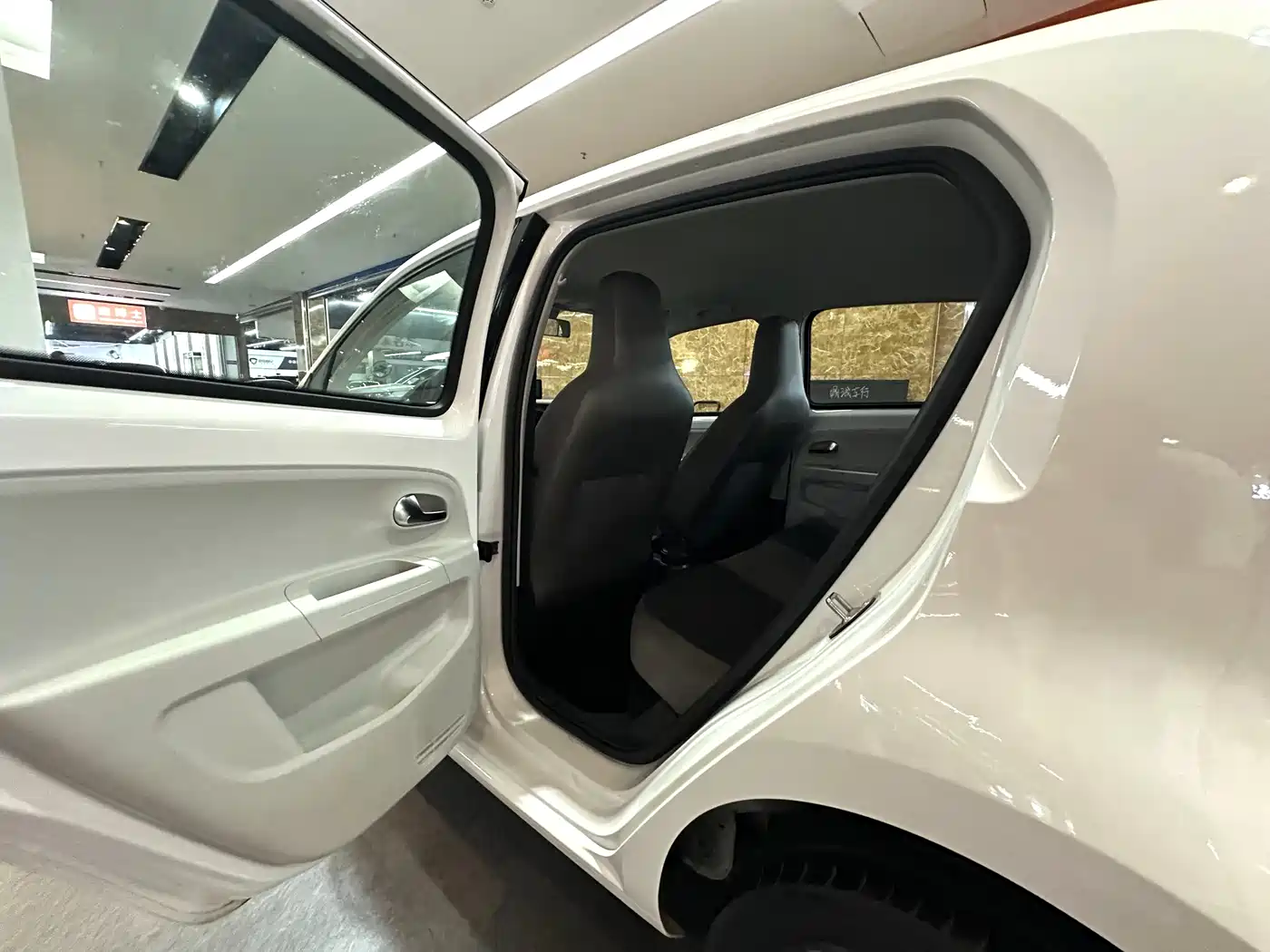 Фото 16 - Volkswagen up!