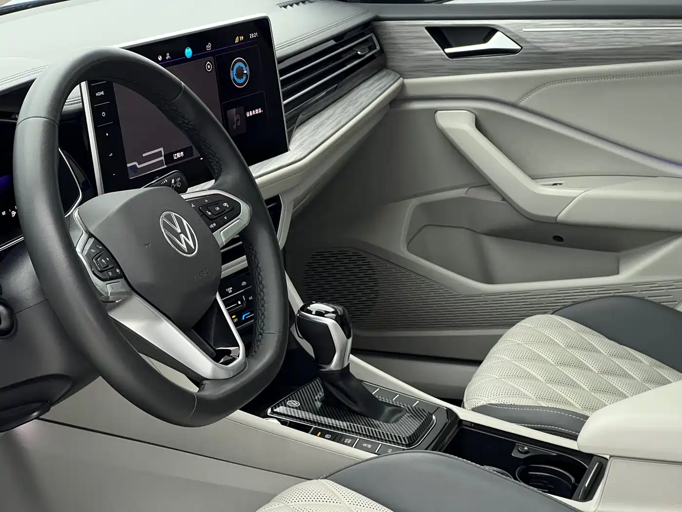 Volkswagen Sagitar 2023 Model Year 280TSI DSG Surpass Edition фото 16