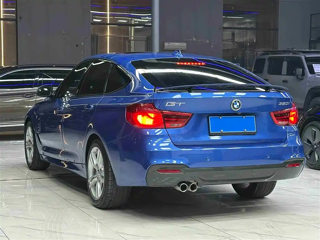 BMW 3 Series GT 2018 320i M Sport фото 4