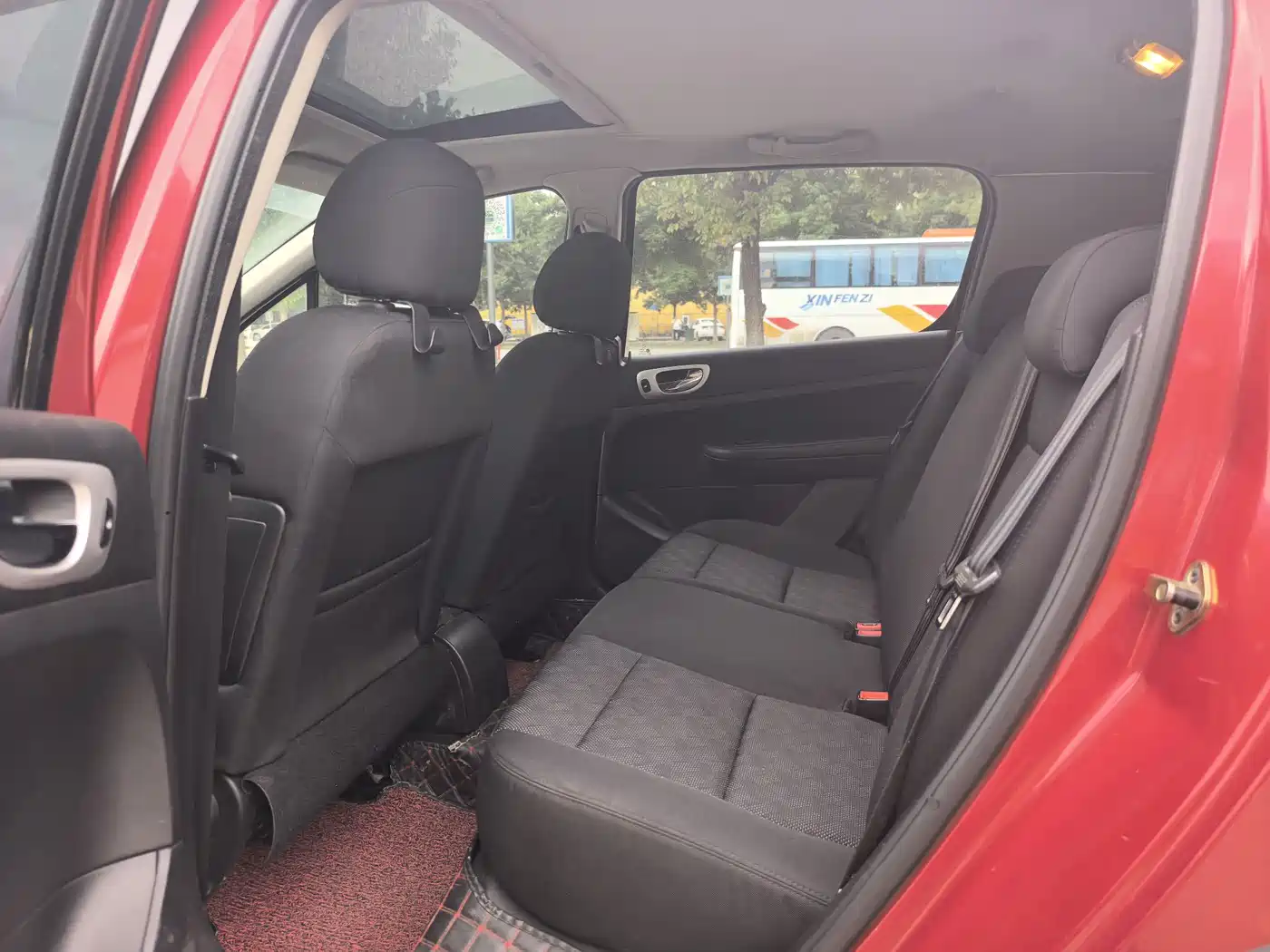 Peugeot 307 2013 1.6L Automatic CROSS фото 17