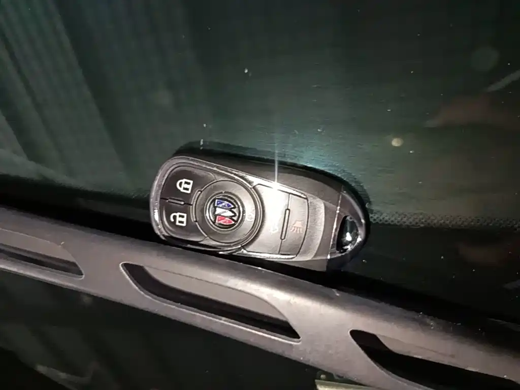 Фото 9 - Buick GL8