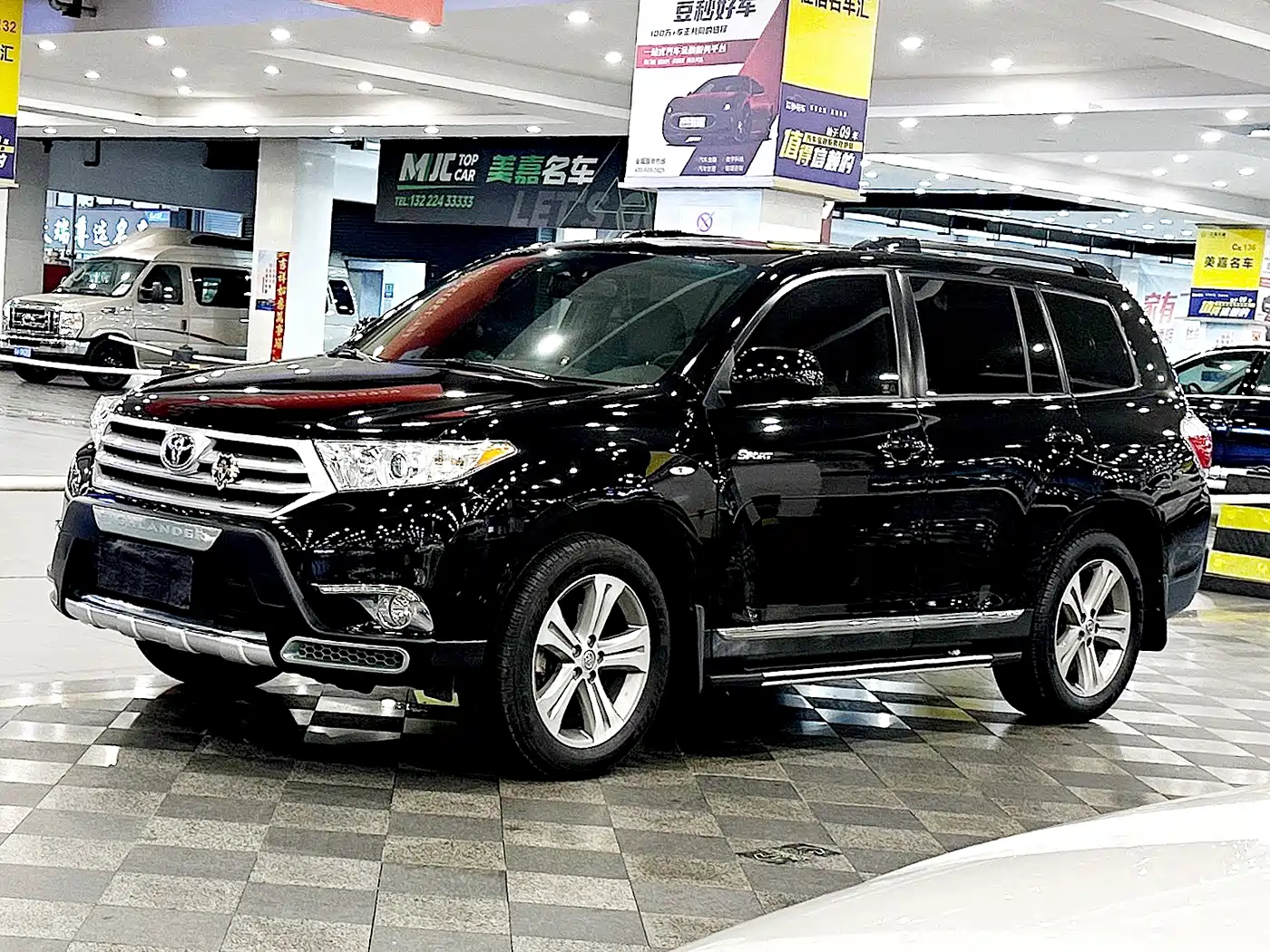 Фото 1 - Toyota Highlander