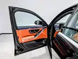 Photo 8 - Mercedes-Benz S-Class