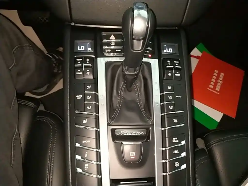 Porsche Macan 2017 Macan 2.0T фото 14