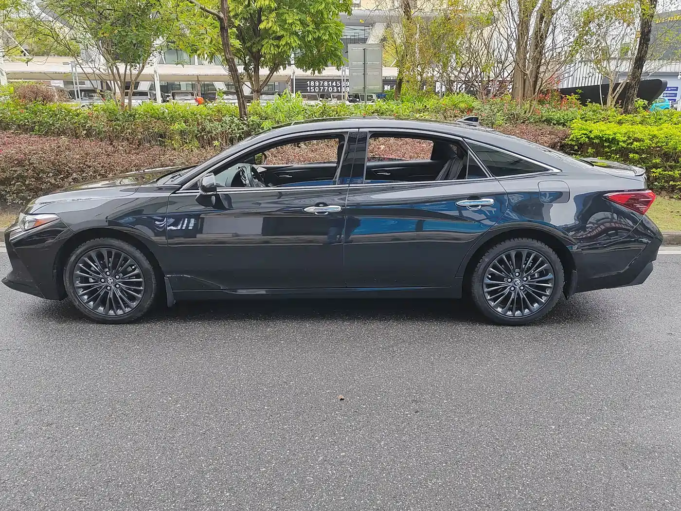 Toyota Avalon 2021 2.5L Touring Noble SPORT Edition фото 5