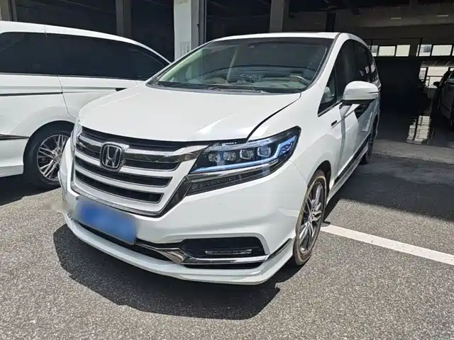 Honda Elysion 2.0L, Гибрид, Люкс