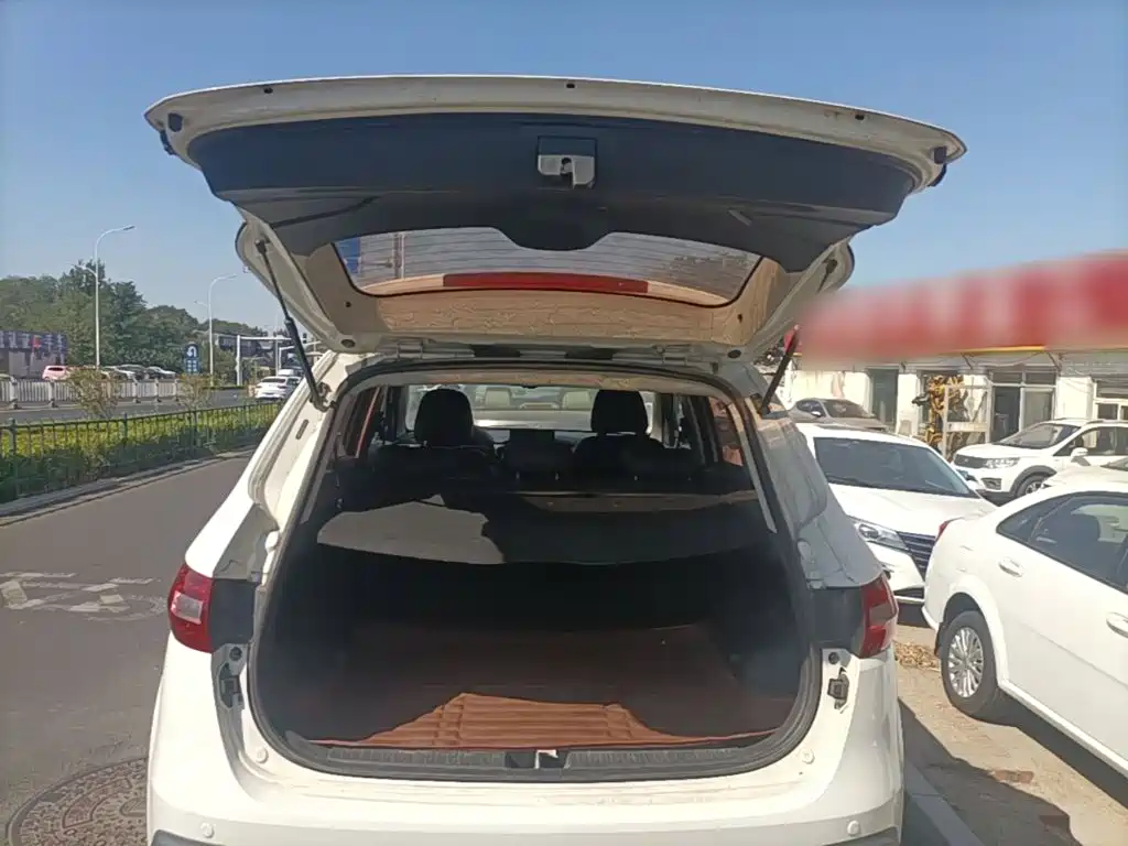 FAW Senya R7 2016 2016 1.6L Manual Premium