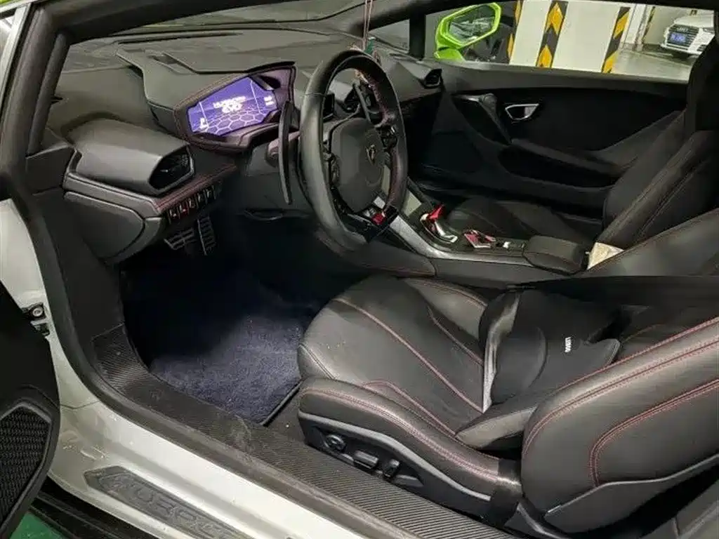 LAMBORGHINI HURACÁN