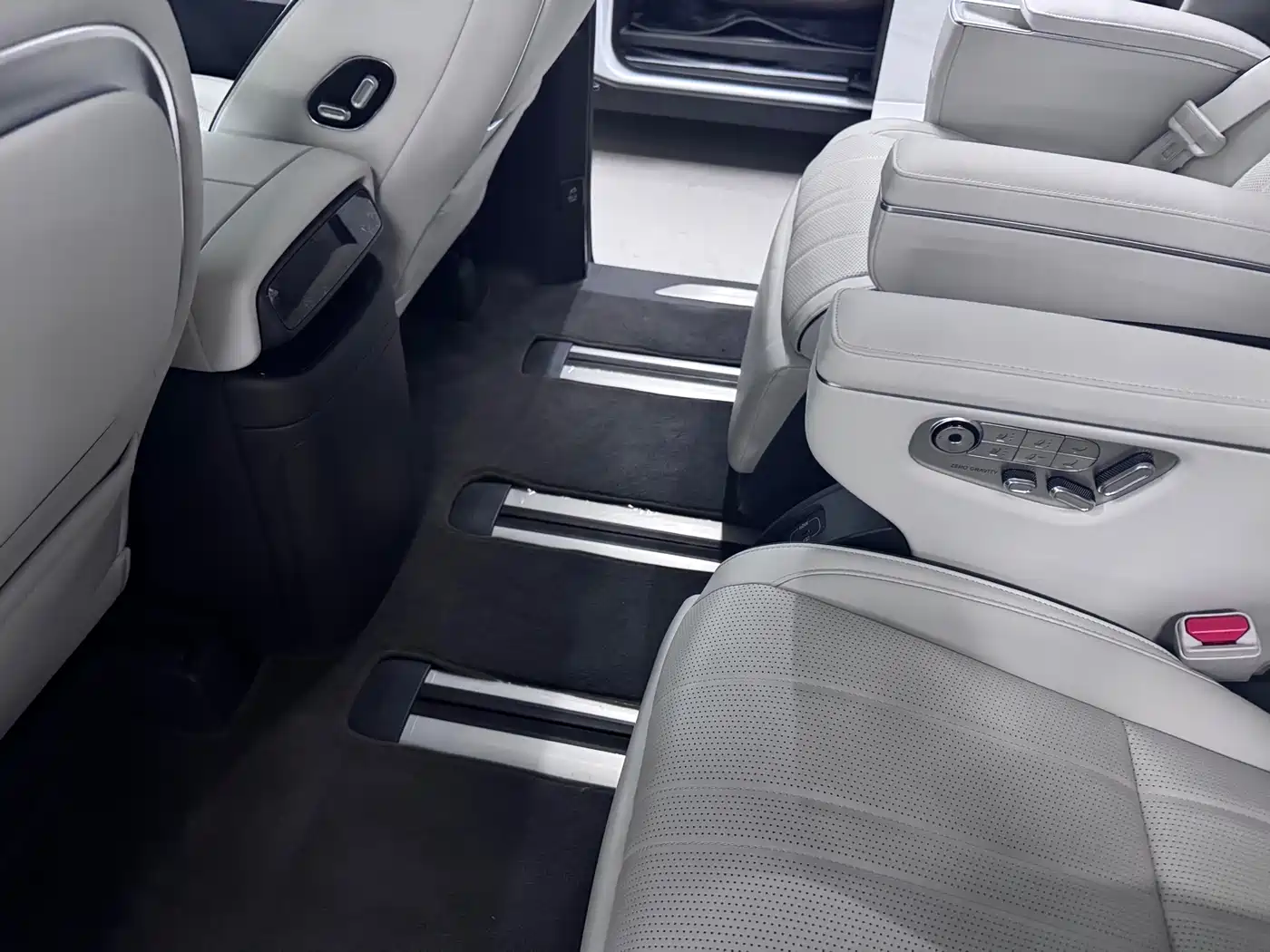 XPeng X9 2025 Extended Range Edition фото 4