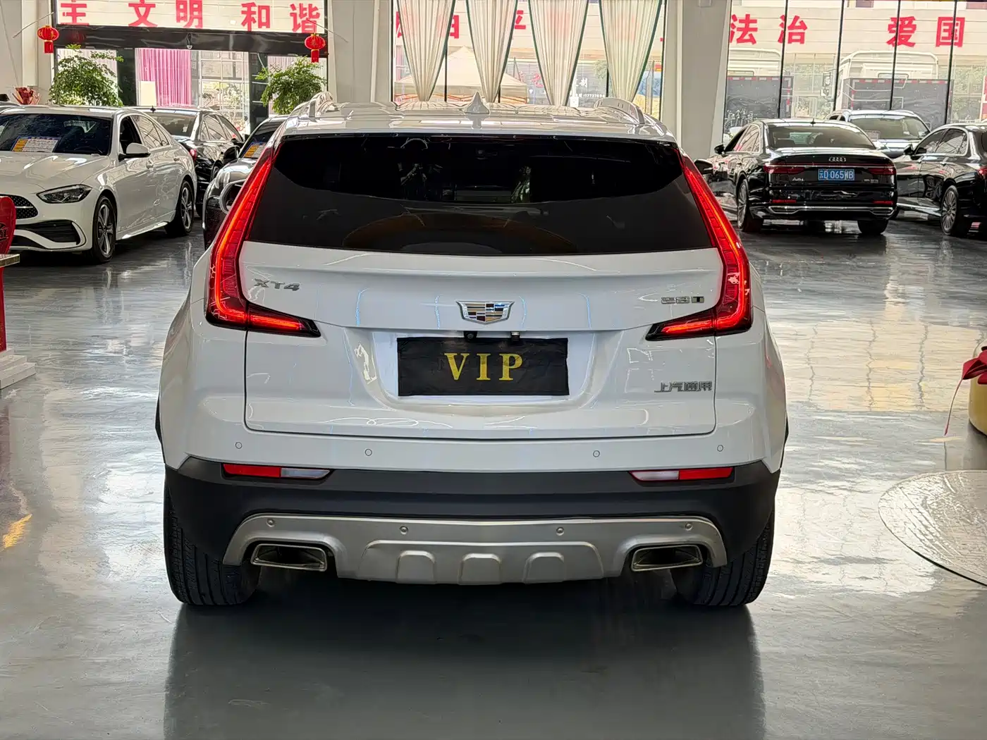 Cadillac XT4 2019 2018 28T FWD Leading Edition