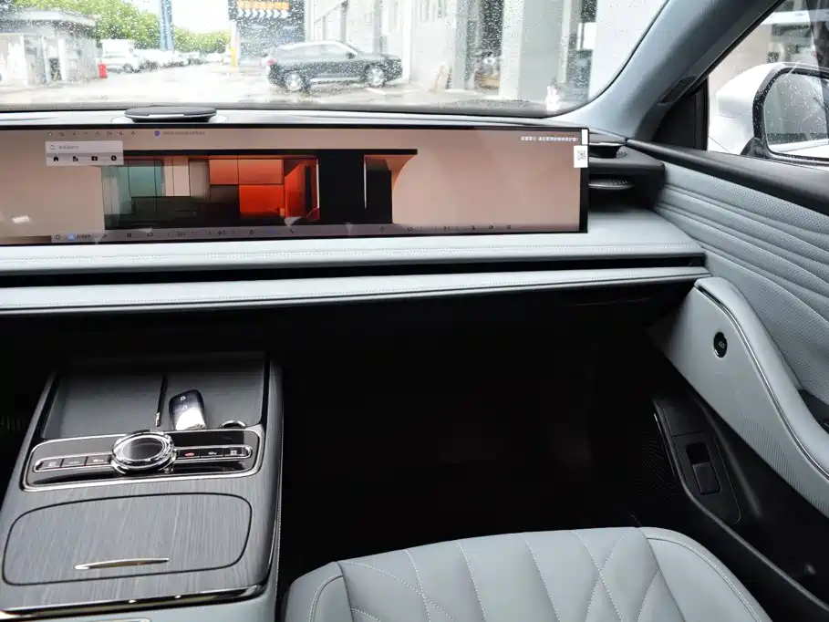 Geely Galaxy Galaxy E8 2025 2025 575km Voyage Smart Drive Edition