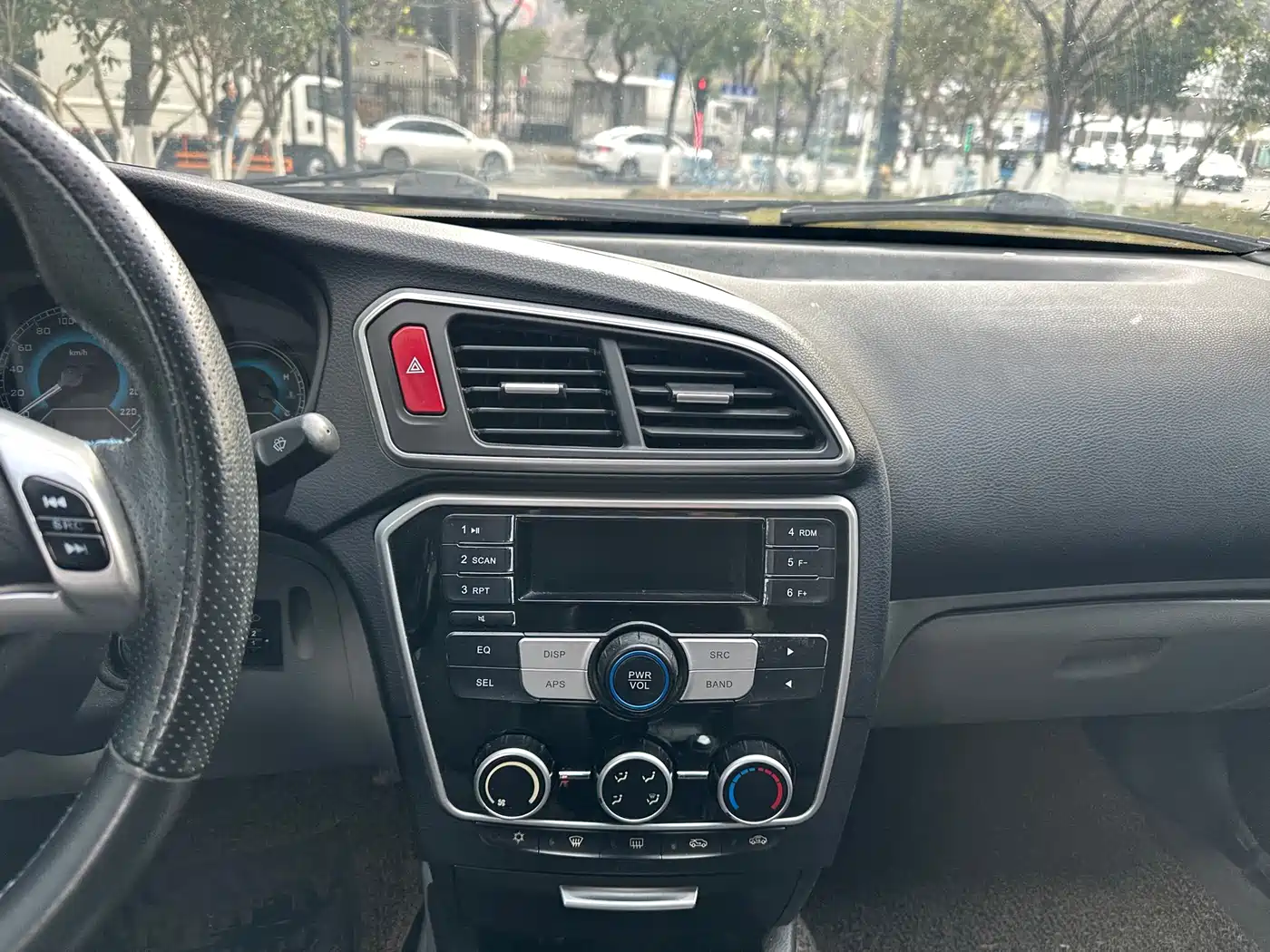 Soueast V3 Lingyue 2015 2015 1.5L Manual Elegance Edition