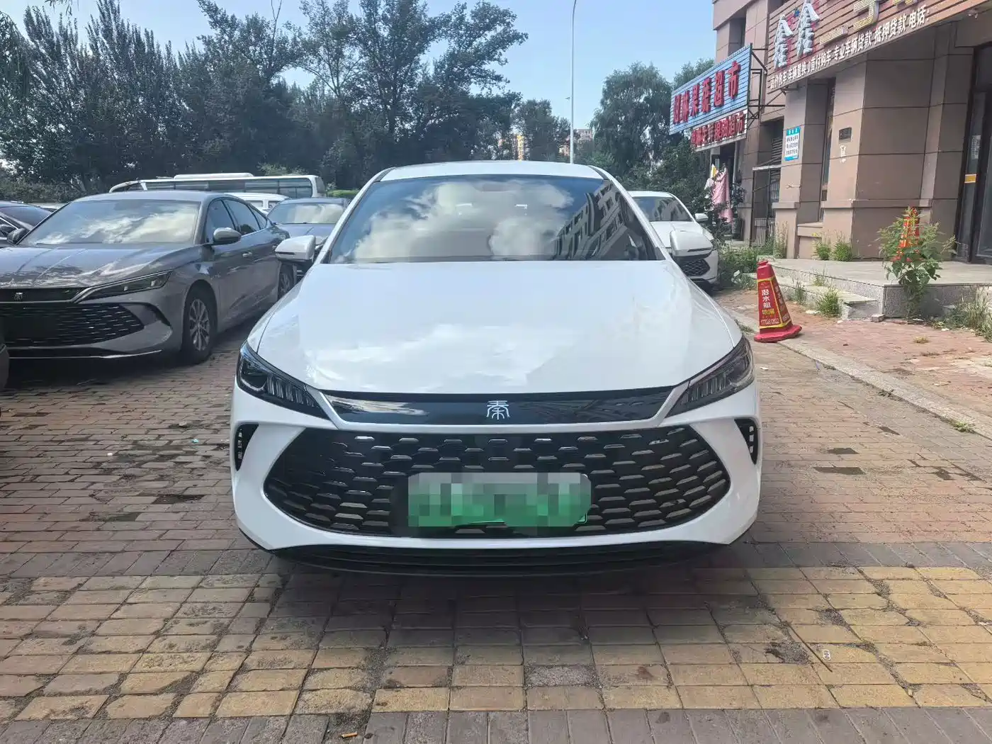 Photo 2 - BYD Qin PLUS