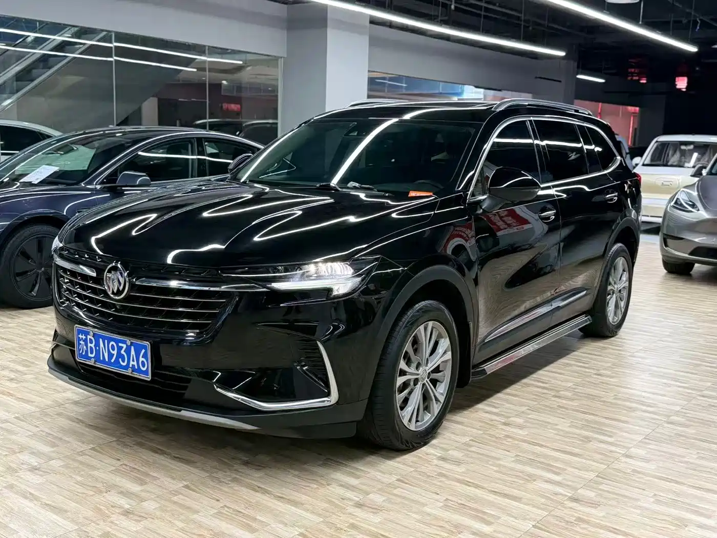 Фото 1 - Buick Envision Plus
