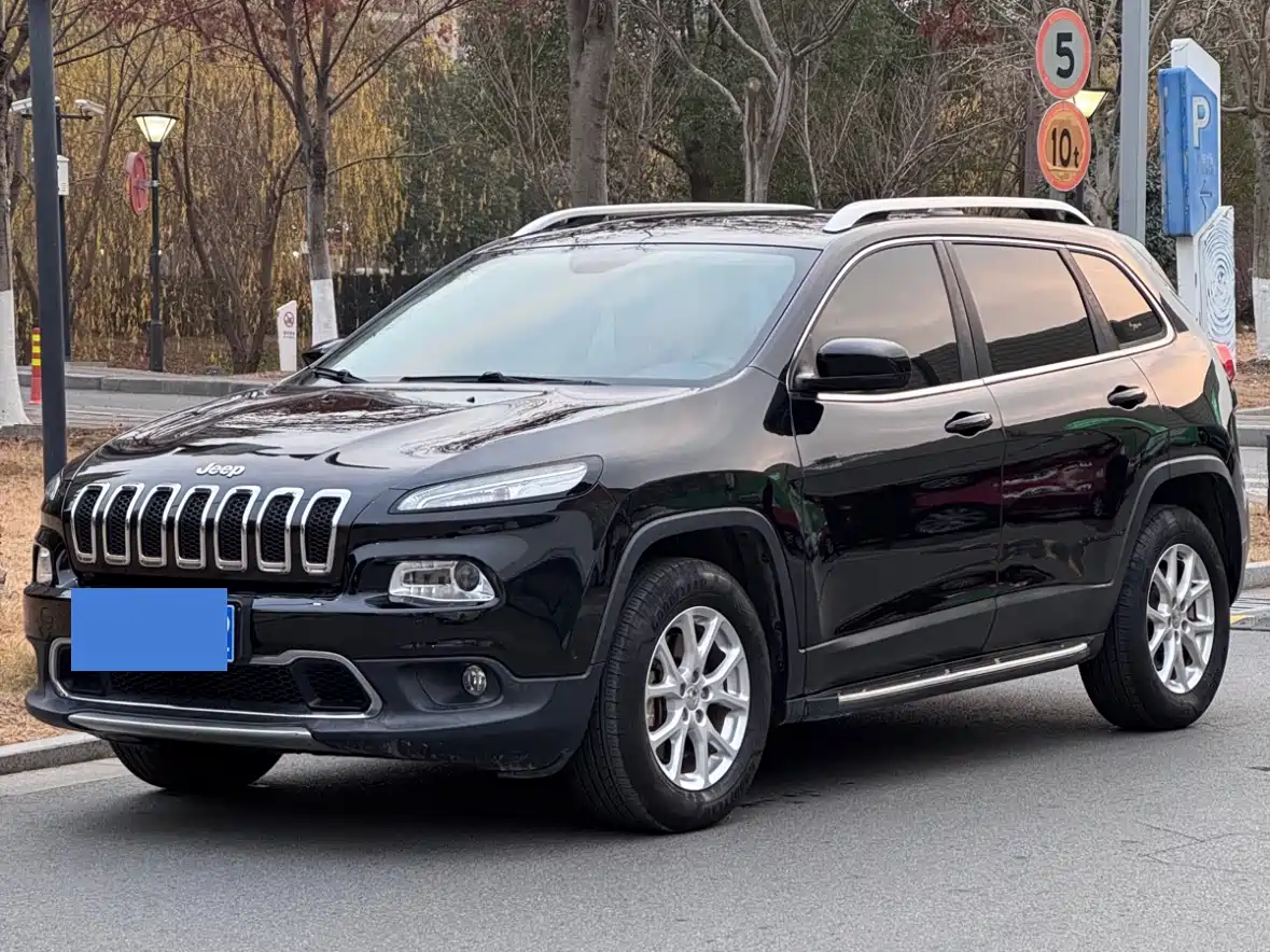 Photo 1 - Jeep Cherokee