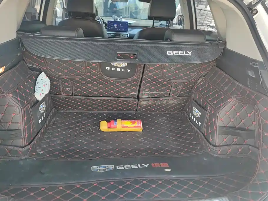 Фото 4 - Geely Coolray