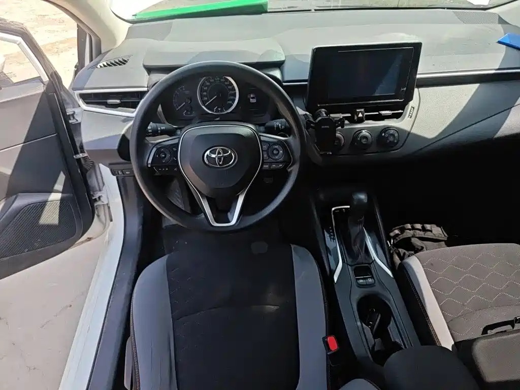 Photo 3 - Toyota Corolla