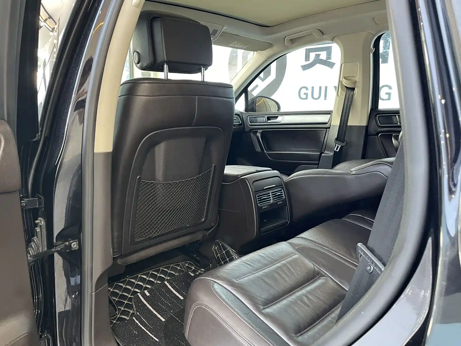 Фото 13 - Volkswagen Touareg