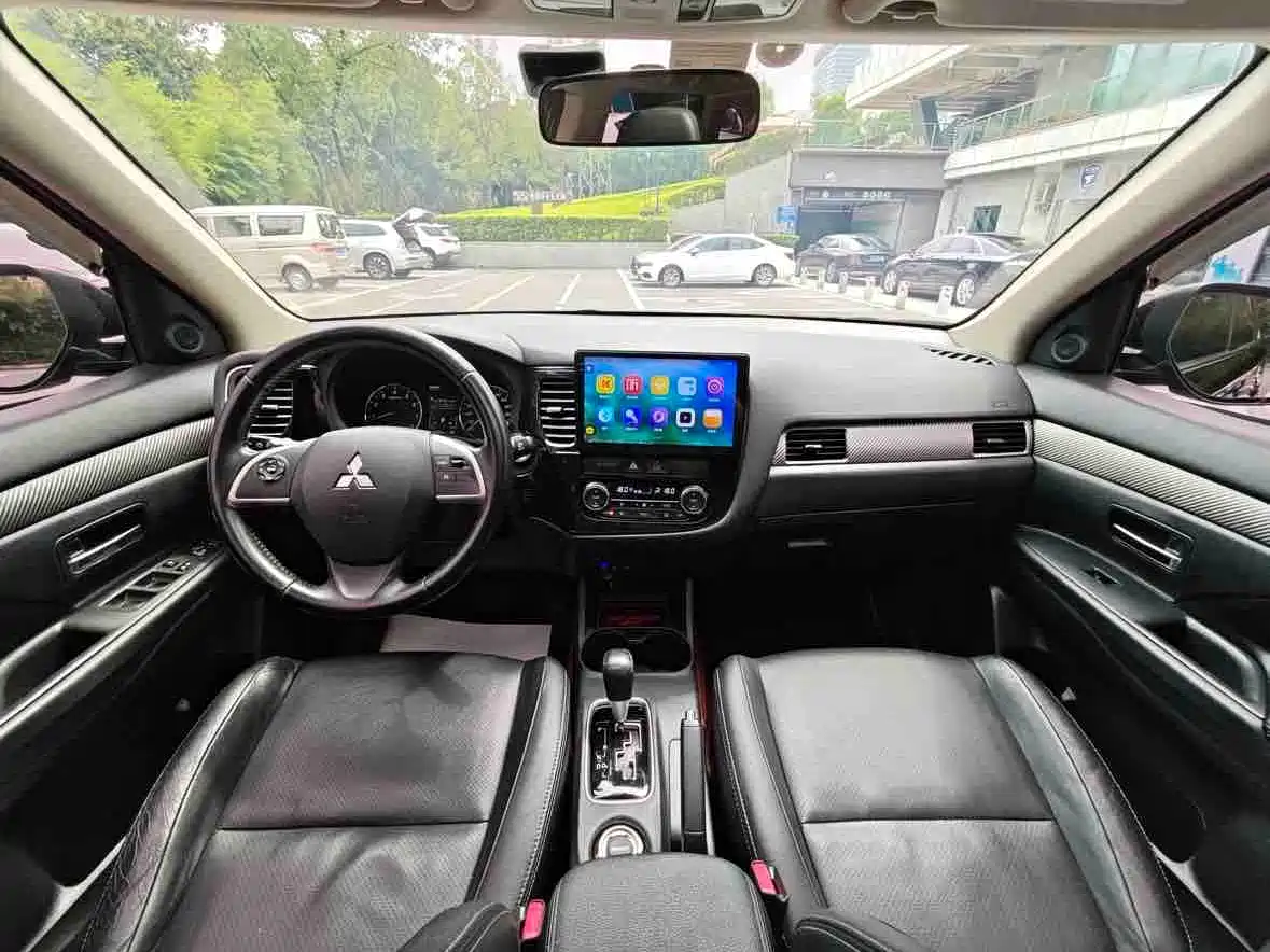 Mitsubishi Outlander (Import) 2015 2014 2.4L 4WD Luxury Value Edition 7-seater