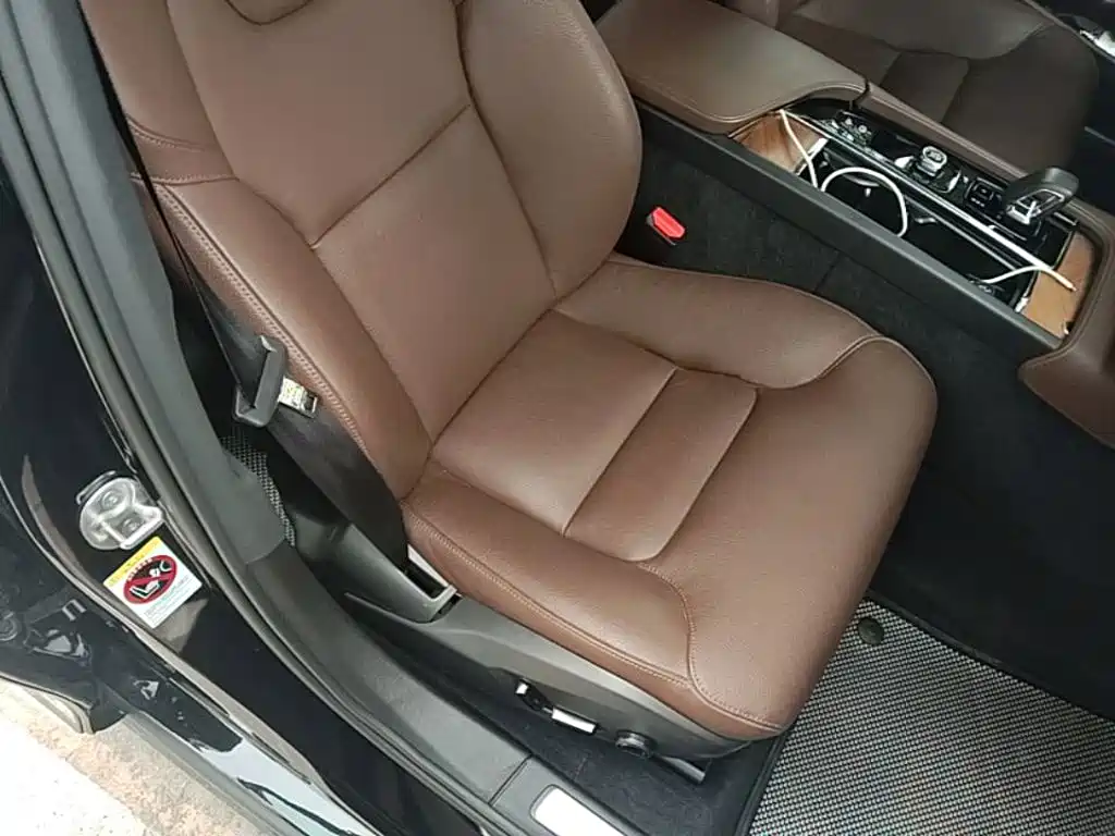 Volvo S90 2025 2024 B5 Momentum Luxury Edition