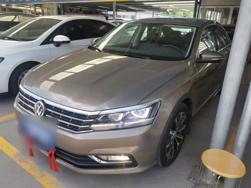 Фото 1 - Volkswagen Passat