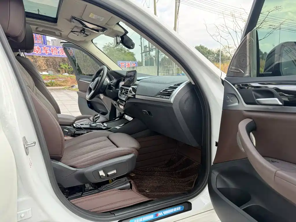 Фото 13 - BMW iX3